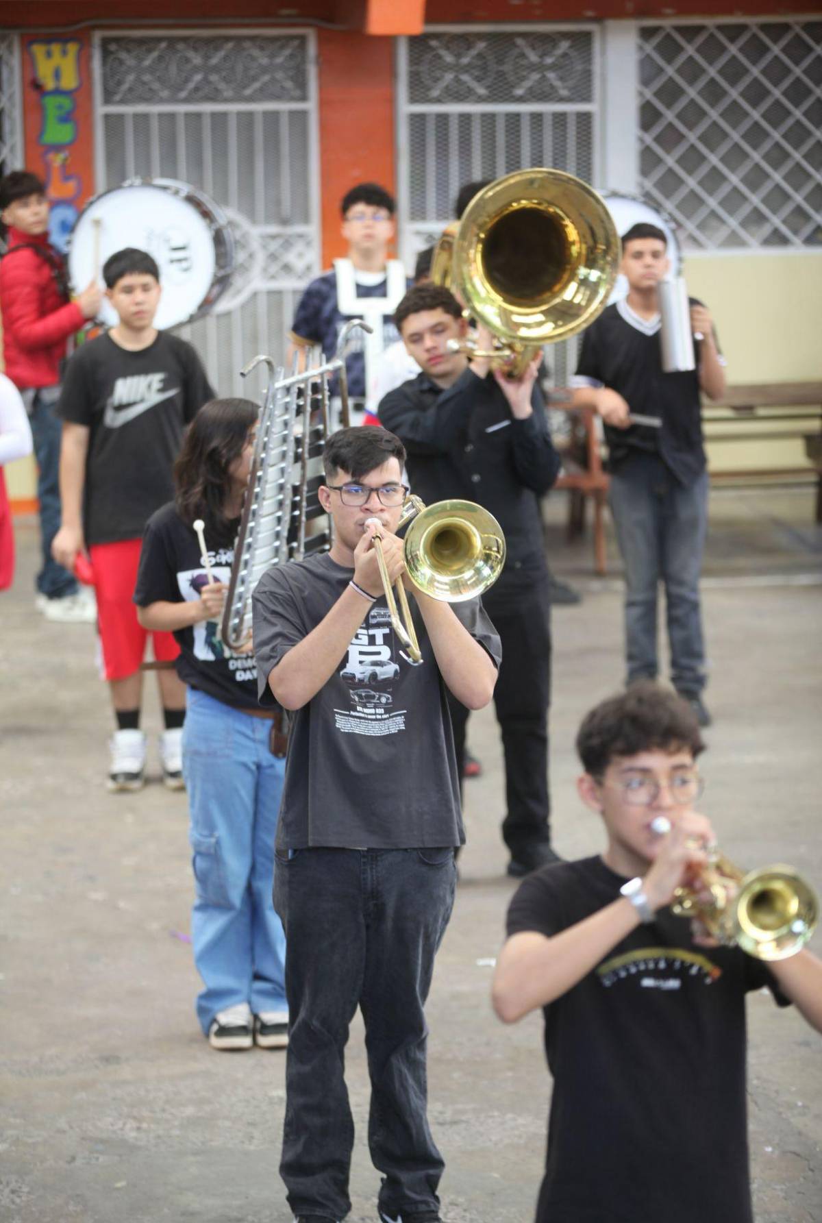 Nuevos talentos del Instituto Santa Mónica listos para desfilar con su banda marcial