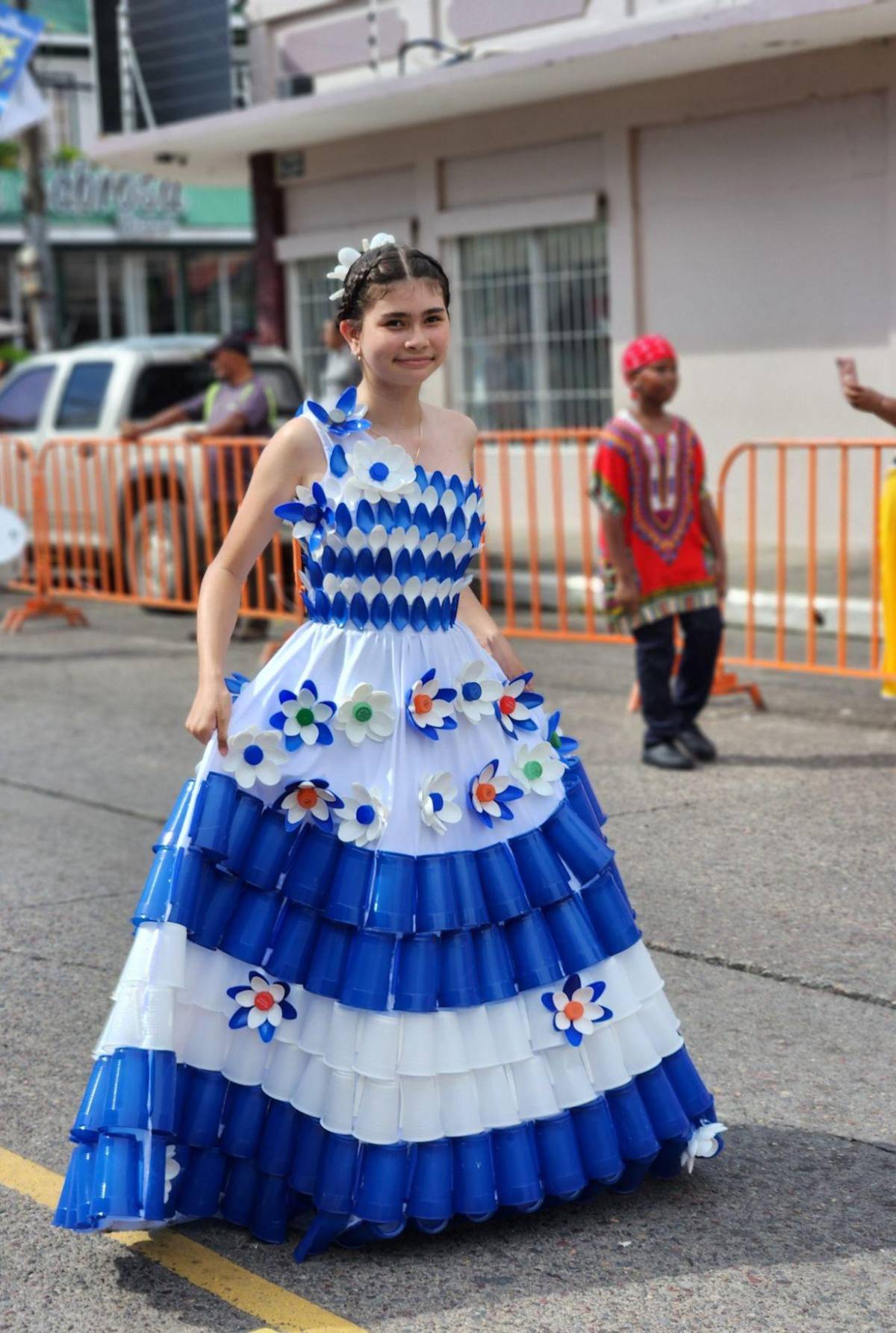 Hondureños celebran con fervor cívico los 204 años de independencia en todo el país