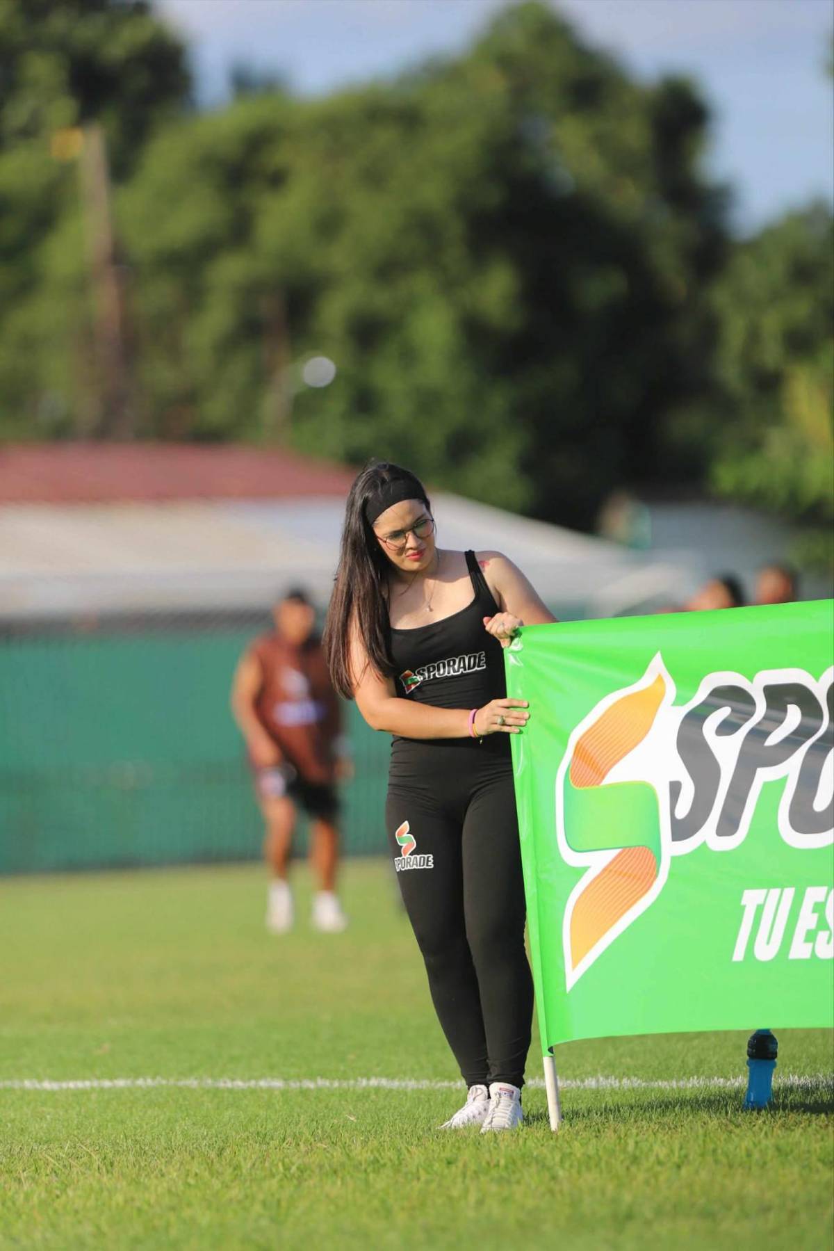 Las bellas chicas que engalanaron en inicio de jornada de Liga Nacional