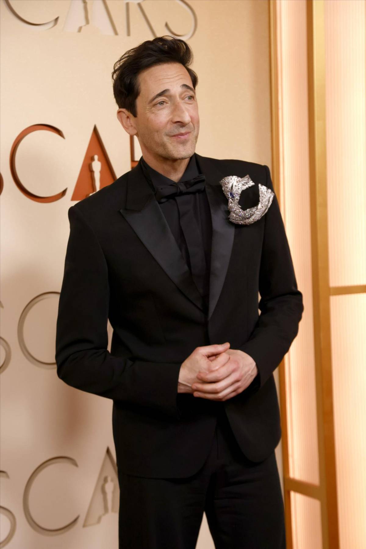 Escotes, pedrerías y plumas: los mejores looks en los Premios Oscar 2026