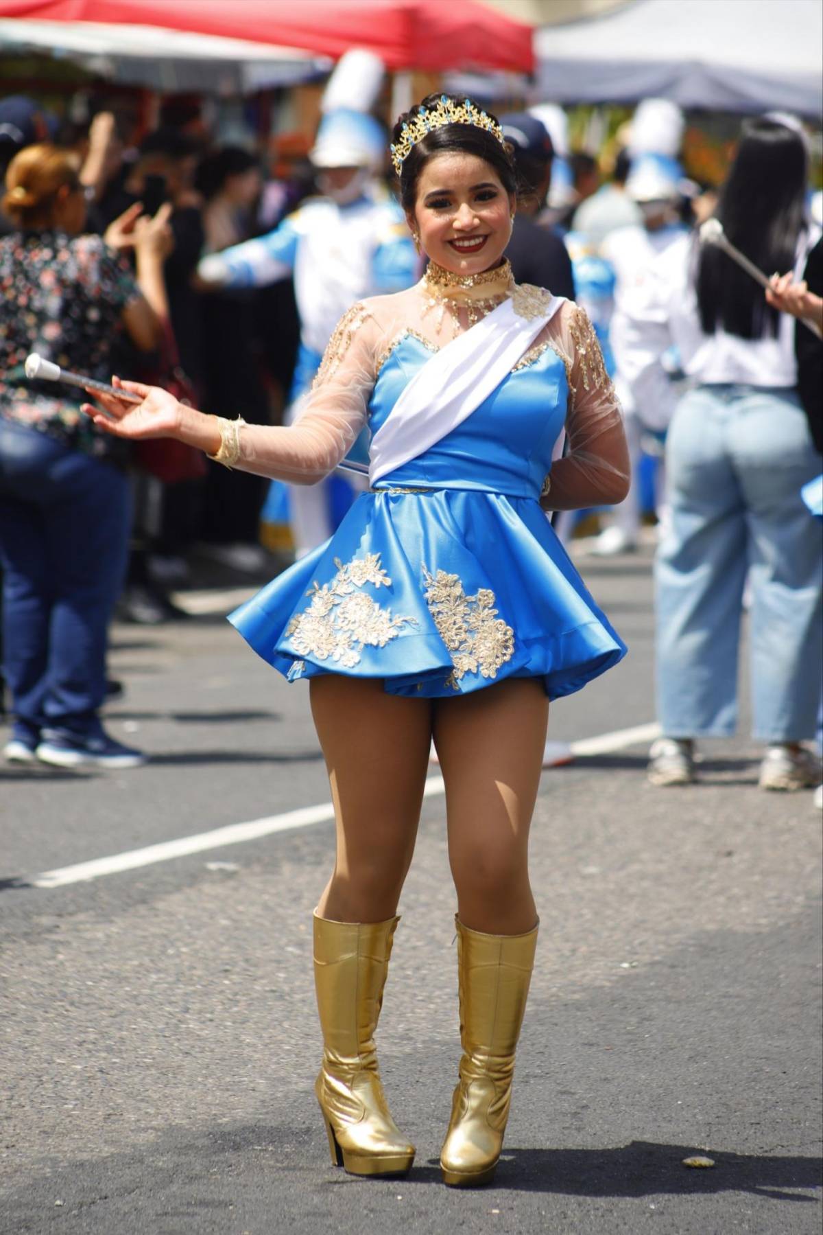 ¡Se robaron las miradas! Palillonas de San Pedro Sula rinden honor a la patria en los desfiles