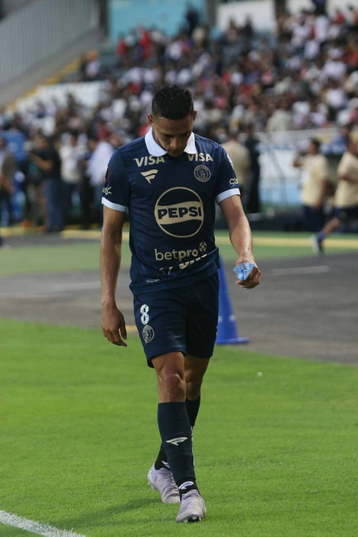 Olimpia humilla a Motagua, jugador sale herido, visita especial y sorprende lo que hicieron los DT