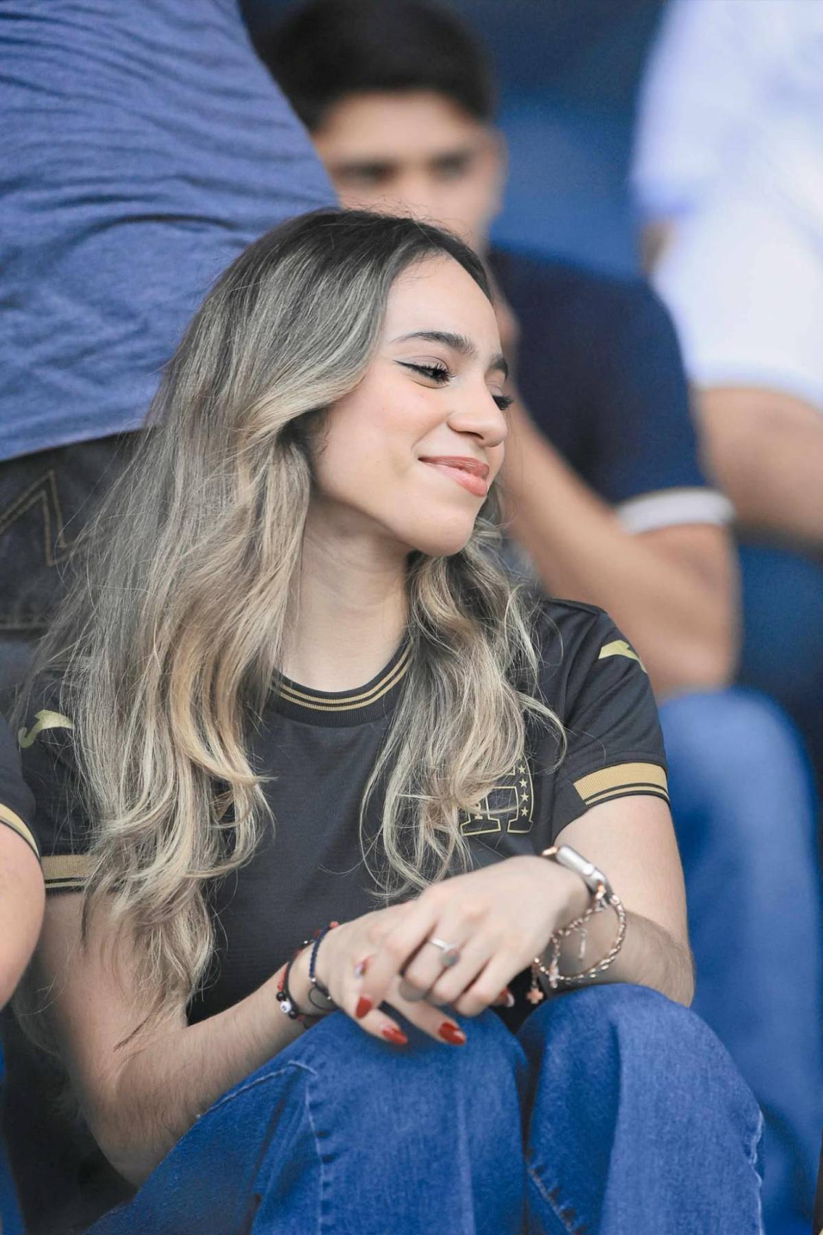 Honduras vs Costa Rica: Las lindas chicas que engalanan la previa del partido en el Morazán