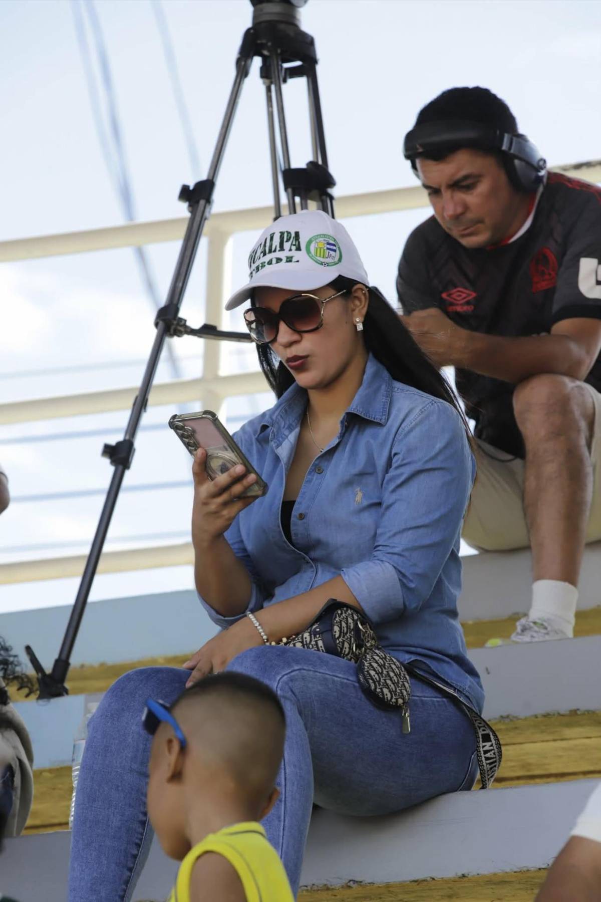 Aficionadas de Olimpia y Motagua deslumbran: Lindas chicas en los estadios de Liga Nacional