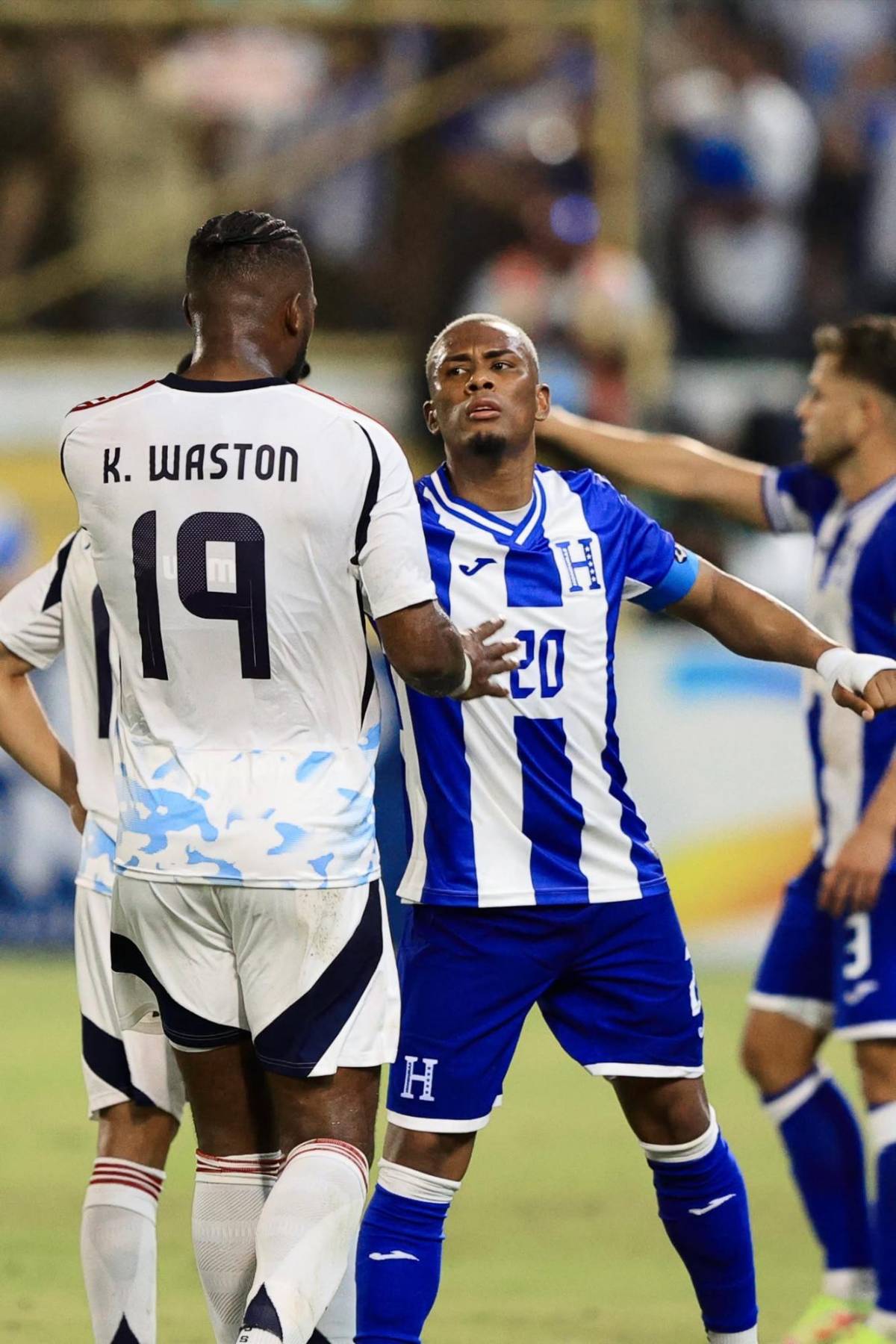 Impase de Quioto con el Piojo Herrera, sufrimiento de Honduras y el llenazo ante Costa Rica