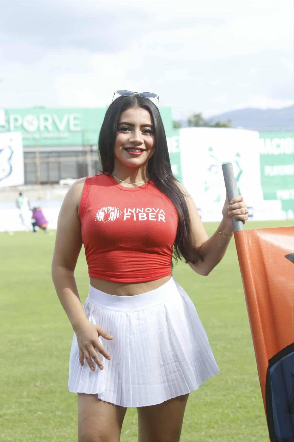 Lindas chicas en el Excélsior, aficionado que vio partido desde su hamaca y tiktoker sorprende