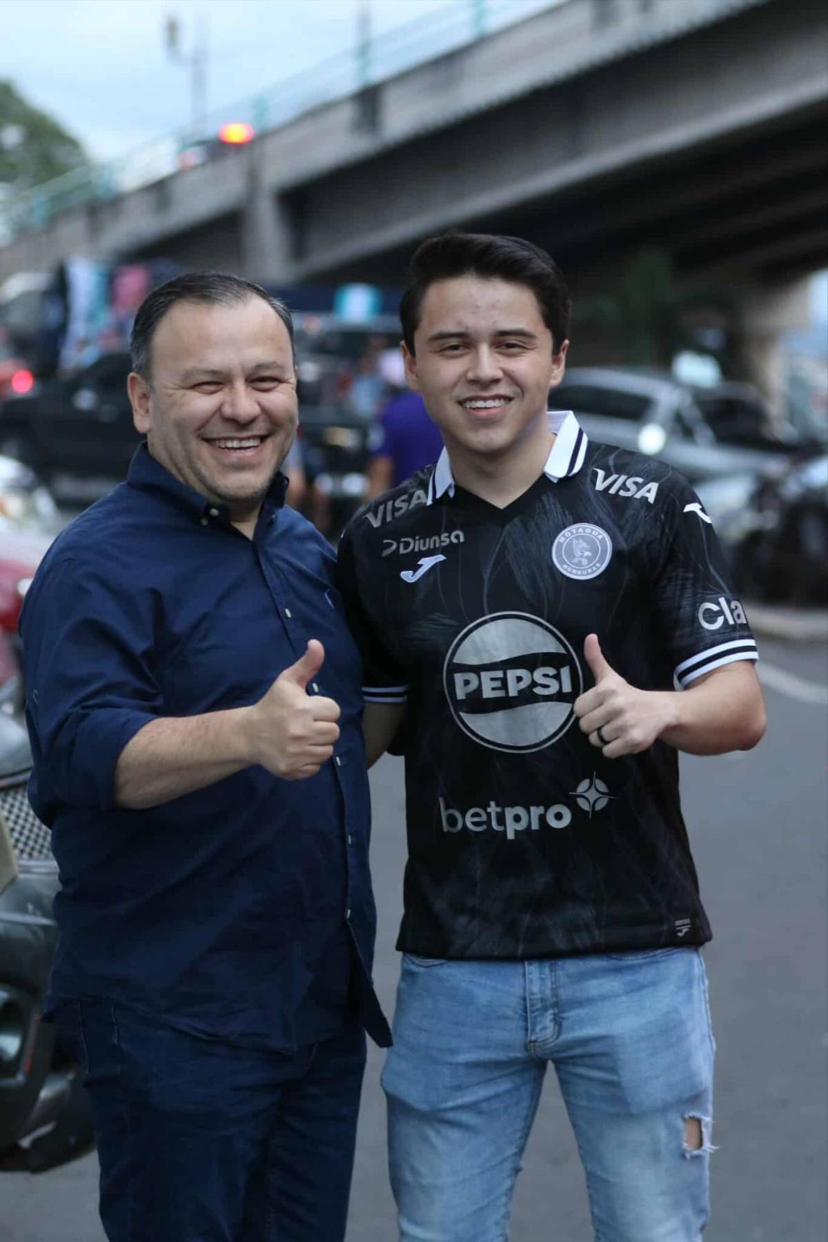 Infiltrados, fiesta de la revo y ambientazo en el Nacional previo al Motagua vs Alajuelense