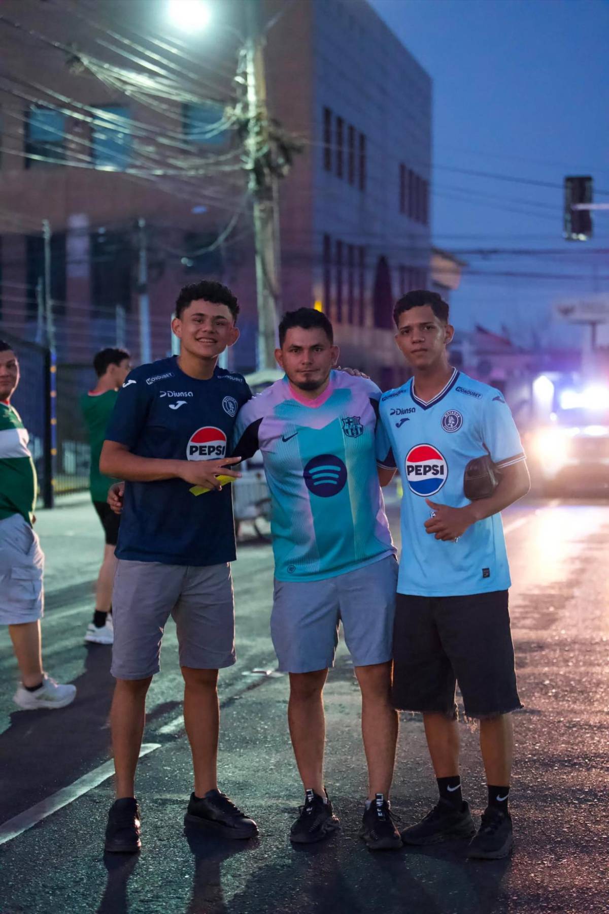 ¿Qué pasó con la Revo? Barra de Marathón monta carnaval previo a la final ante Motagua