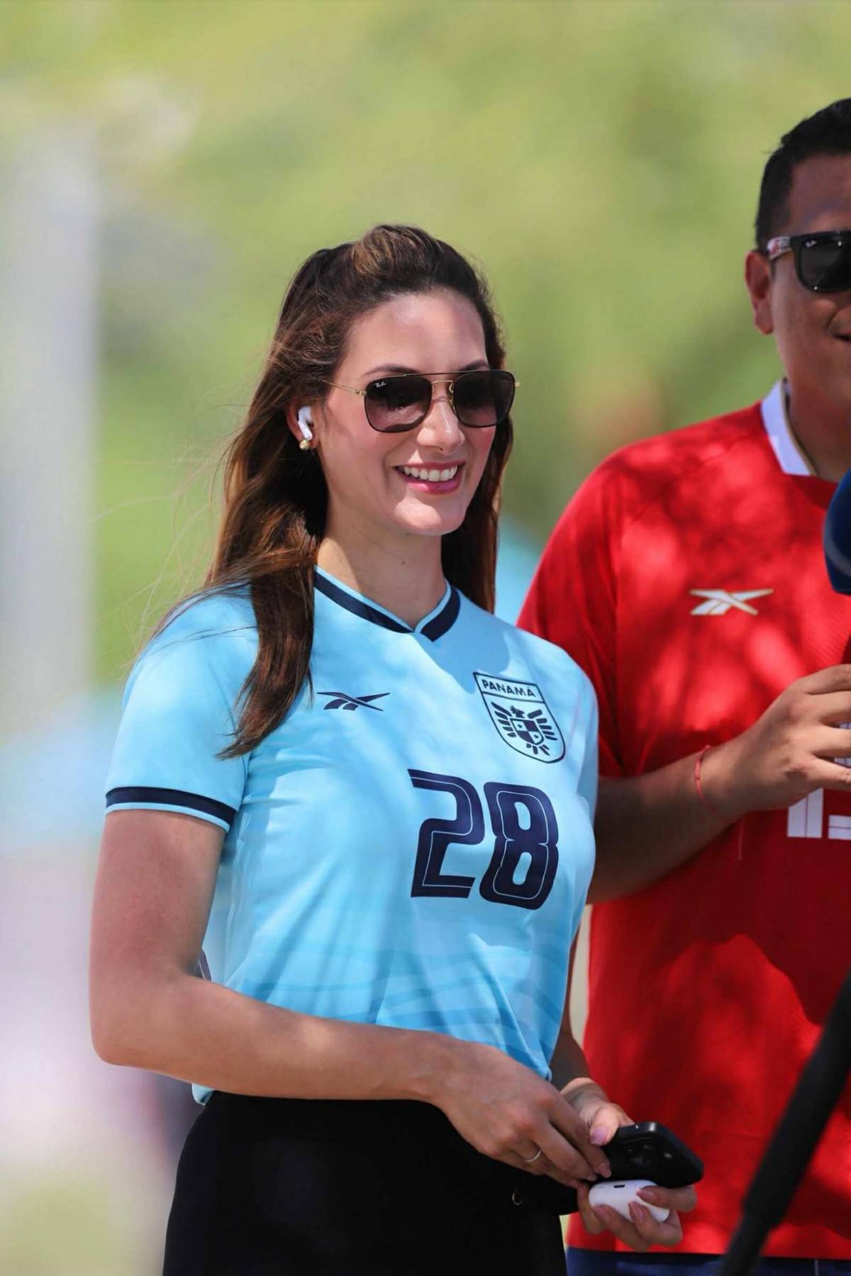 ¡Se llenó de chicas lindas! Las bellezas en el Honduras vs Panamá de Copa Oro