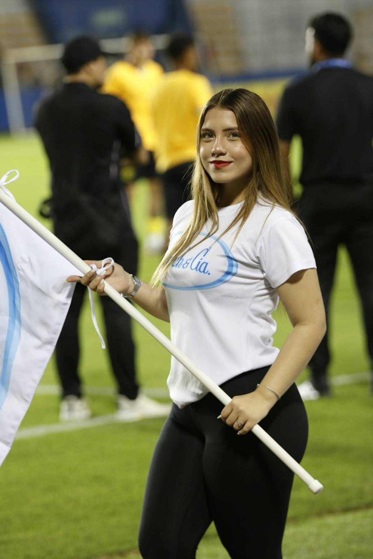 Enorme llegada de la Ultra Fiel, la belleza en el Nacional y la afición de Real España