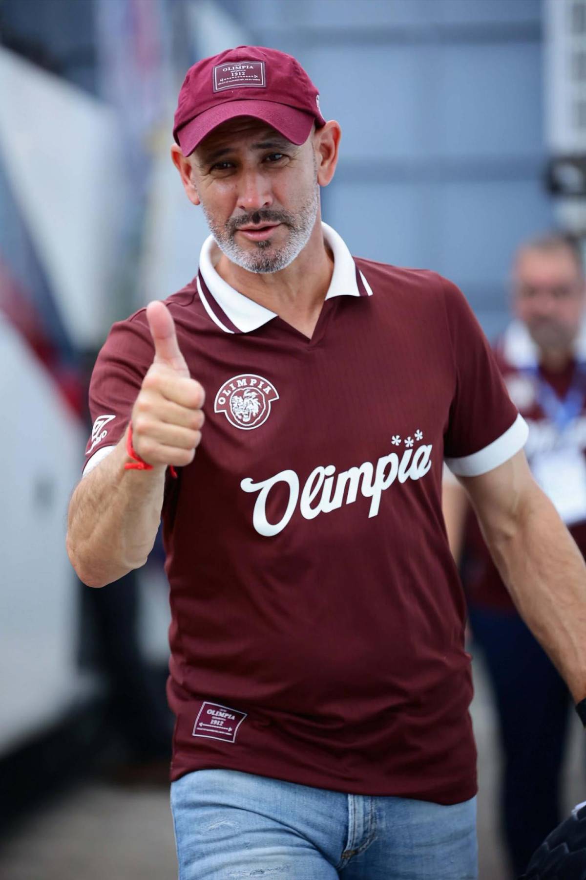 Linda aficionada deslumbra, el Morazán blindado y ambientazo previo al Real España vs Olimpia