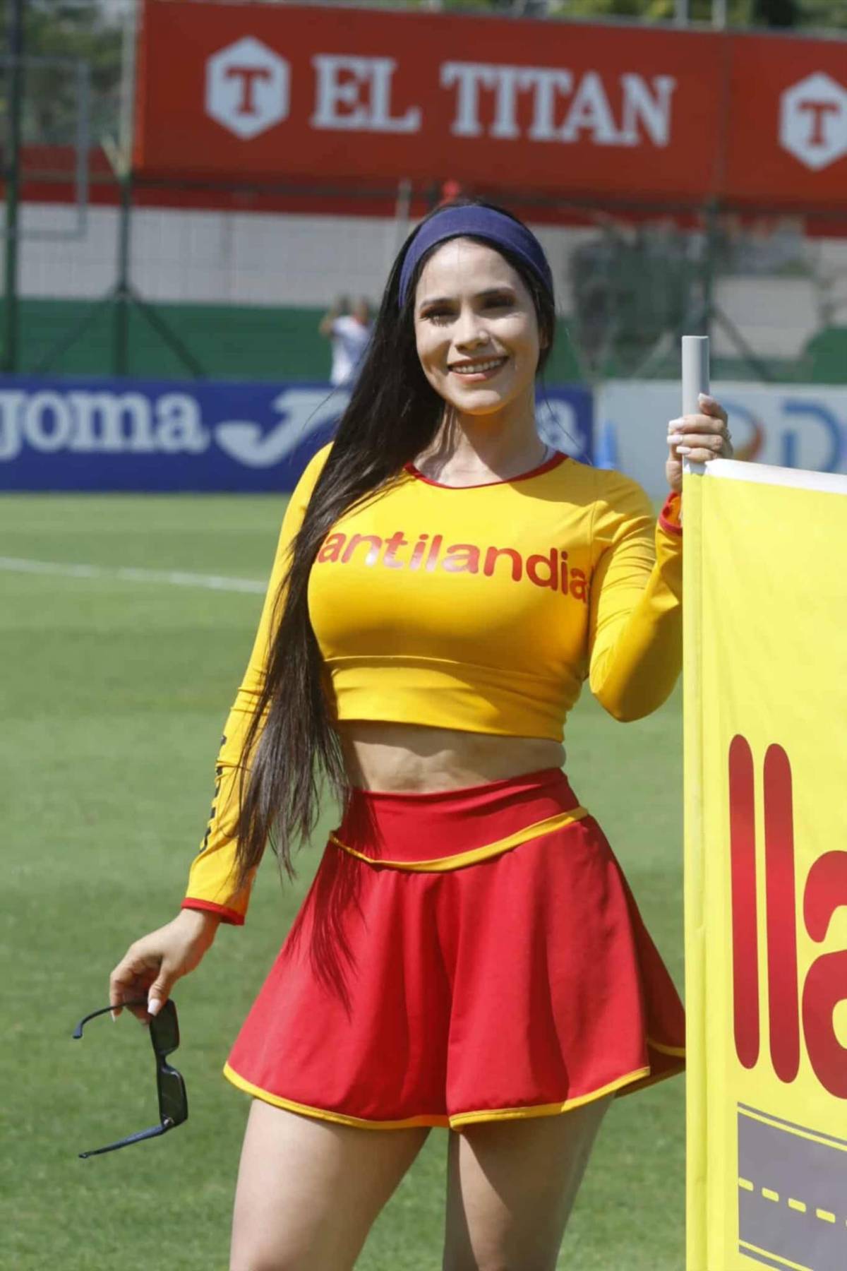 Las bellas chicas que engalanaron en inicio de jornada de Liga Nacional