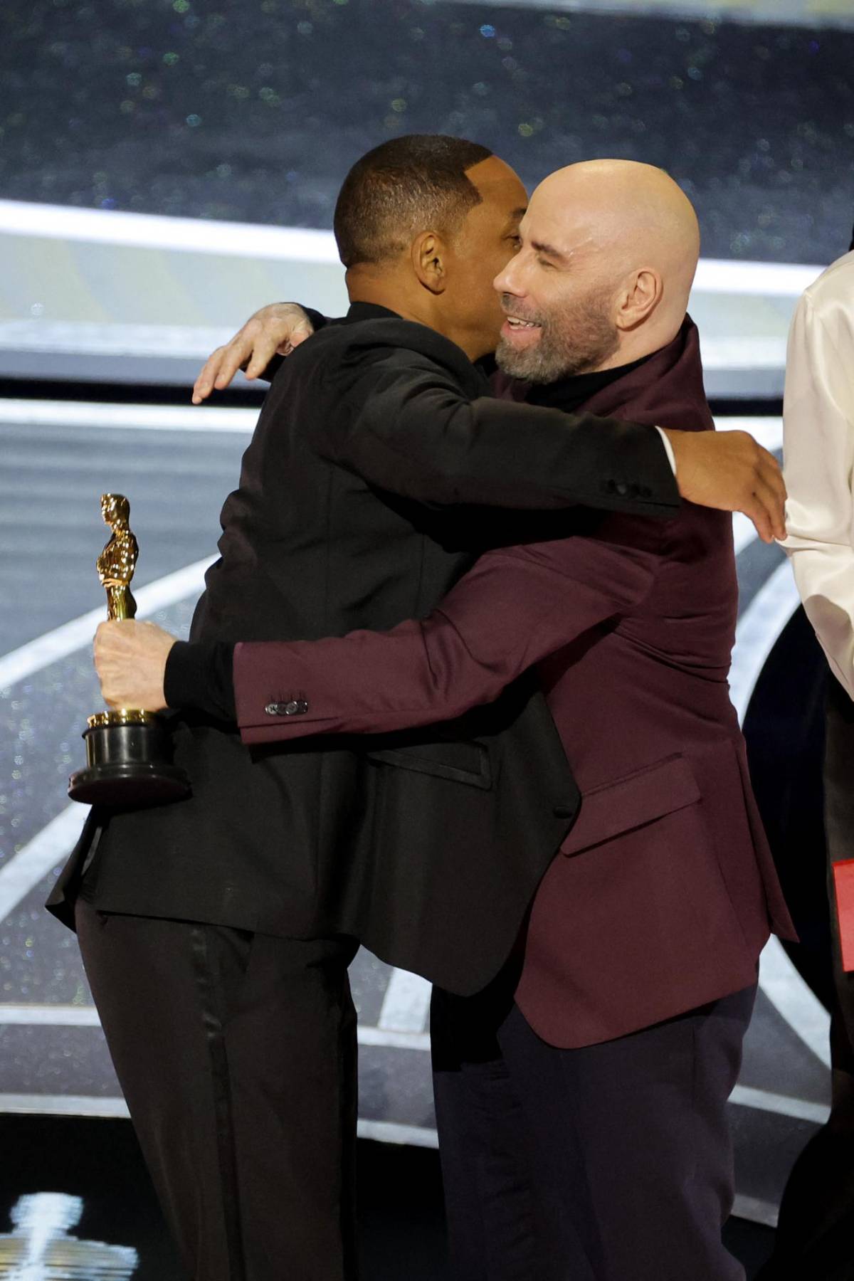 Will Smith rompe en llanto tras golpear a Chris Rock y recibir el Oscar a mejor actor