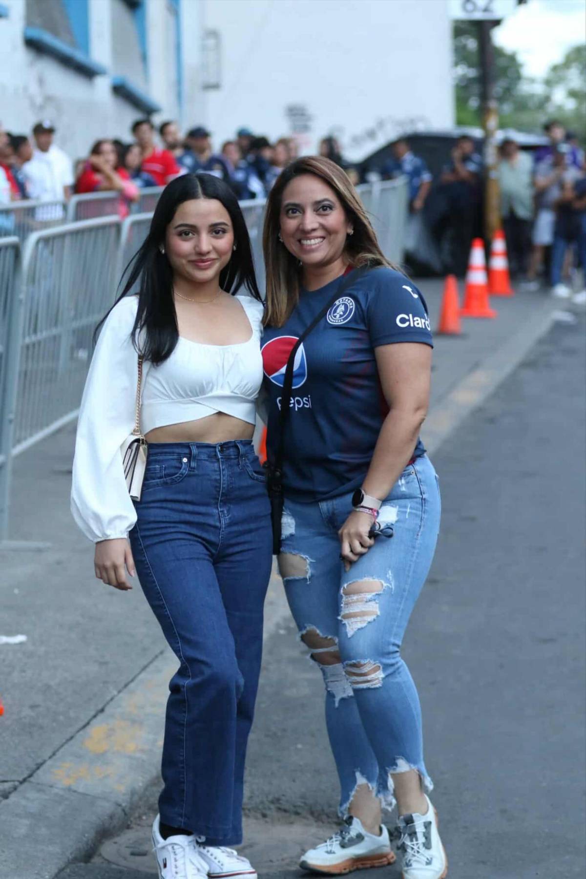 Infiltrados, fiesta de la revo y ambientazo en el Nacional previo al Motagua vs Alajuelense