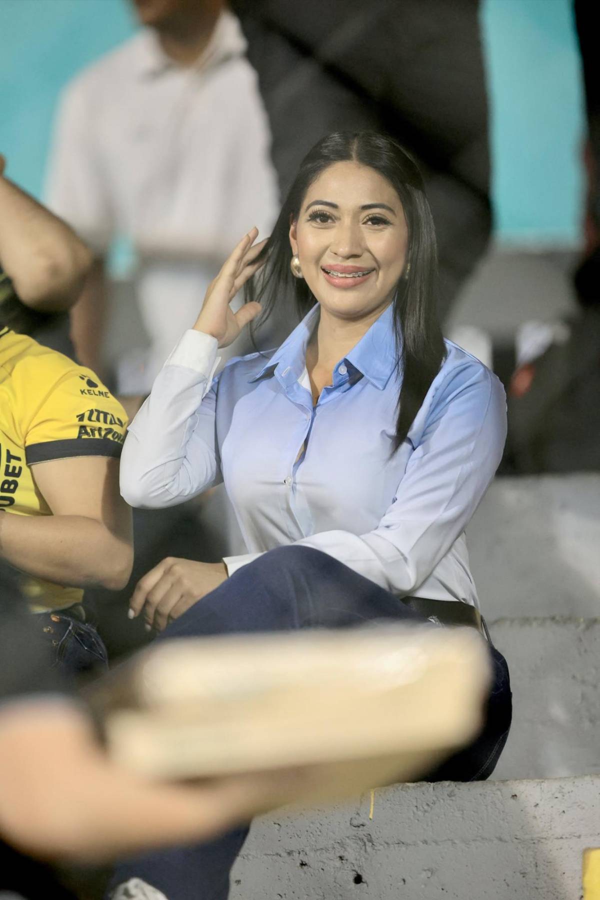 Las bellas chicas que engalanaron triangular entre Real España y Olimpia