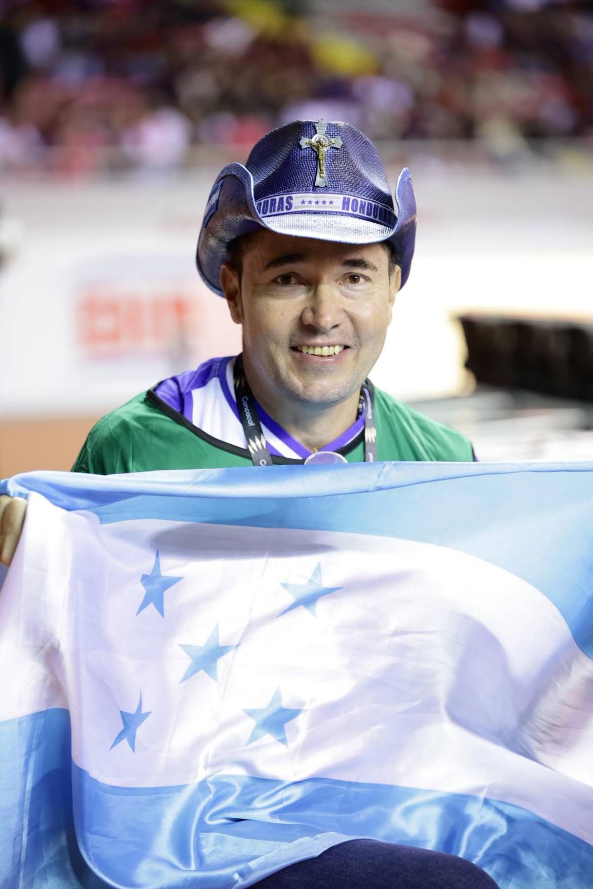 Luis Redondo llegó acompañado y Miss Honduras destaca: Personalidades en el Costa Rica vs Honduras