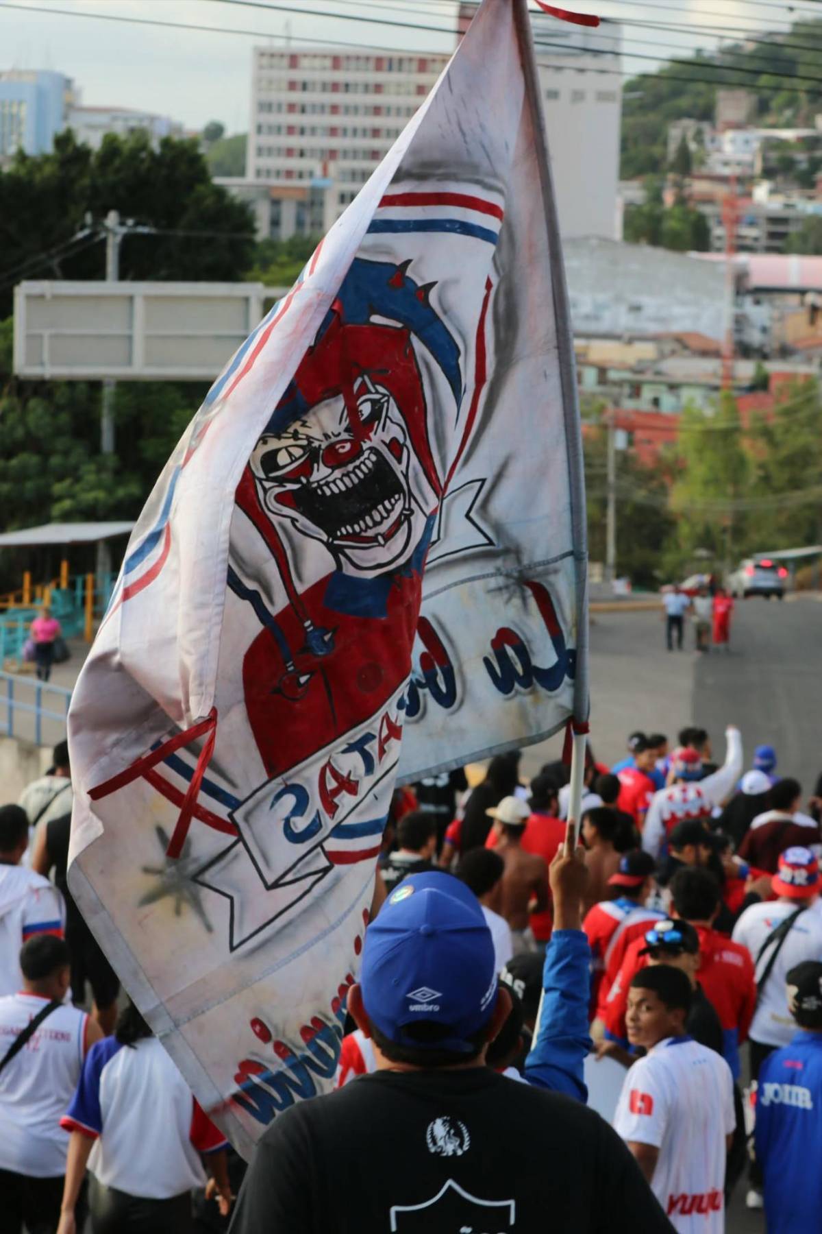 La enorme llegada de la Ultra Fiel para decisivo juego de Olimpia ante Saprissa