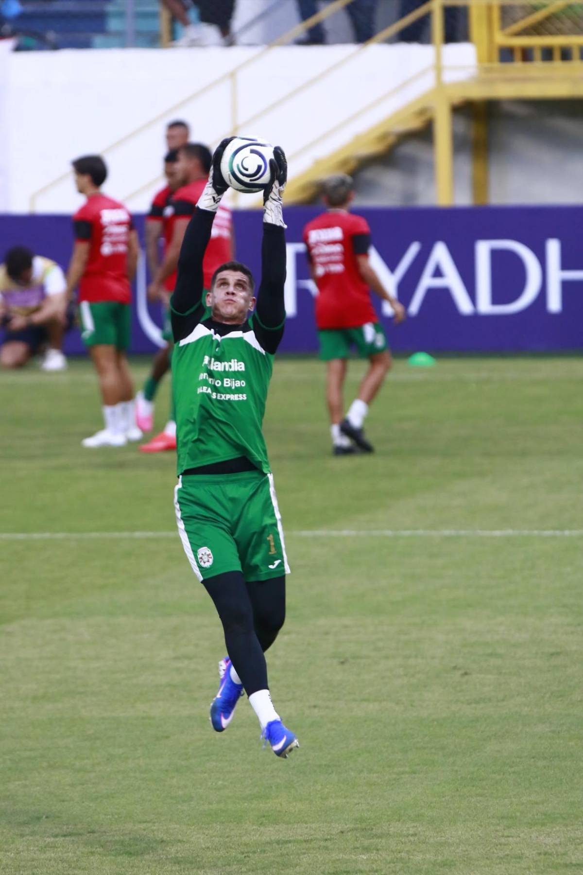 Chica deslumbra, Marathón con varias altas y Real Estelí quiere gloria en Copa Centroamericana