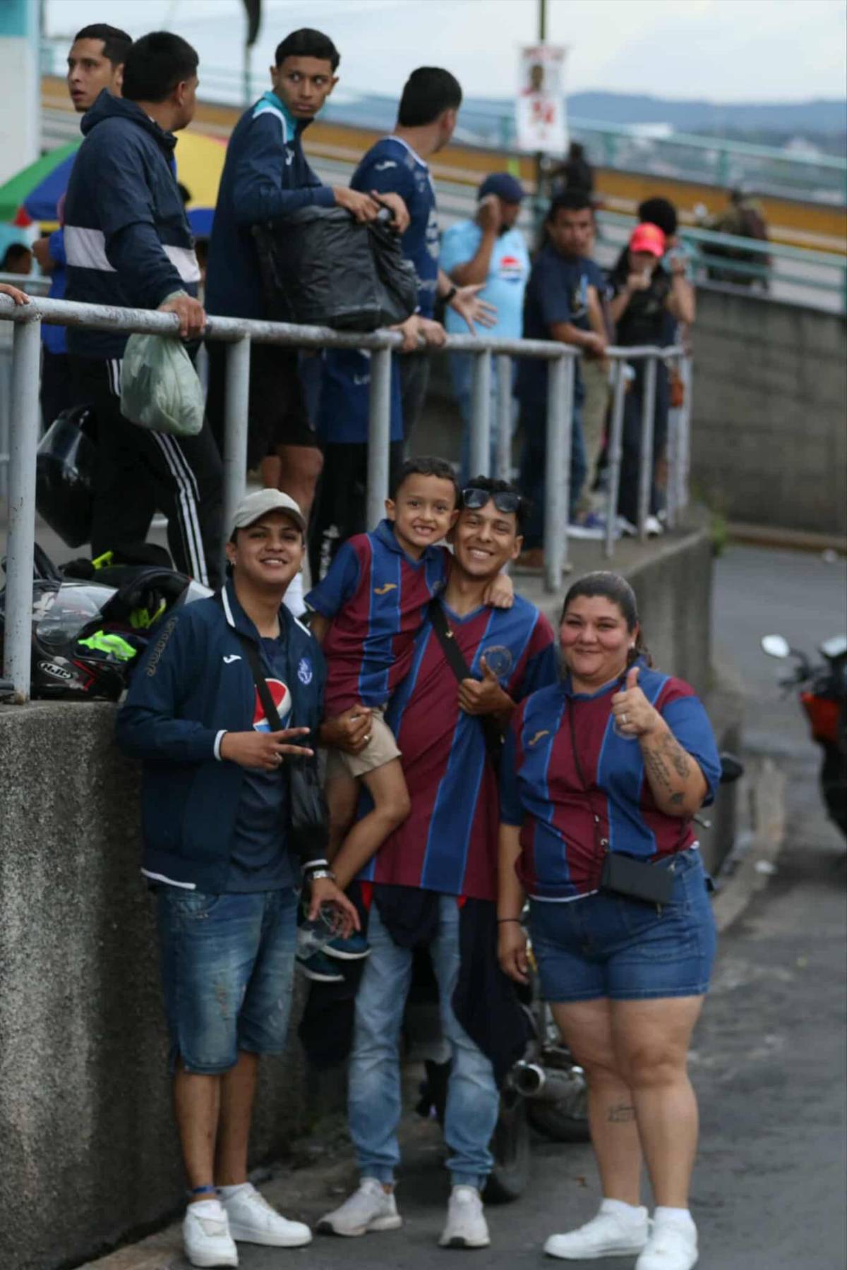 Infiltrados, fiesta de la revo y ambientazo en el Nacional previo al Motagua vs Alajuelense