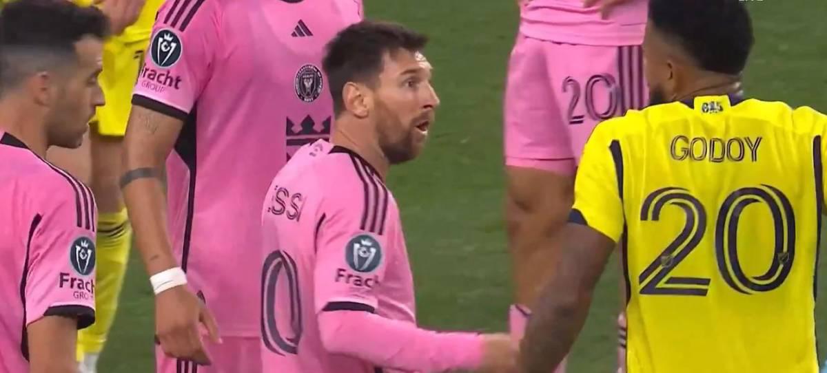 Messi y su enojo con jugador panameño en juego de Inter Miami ante Nashville