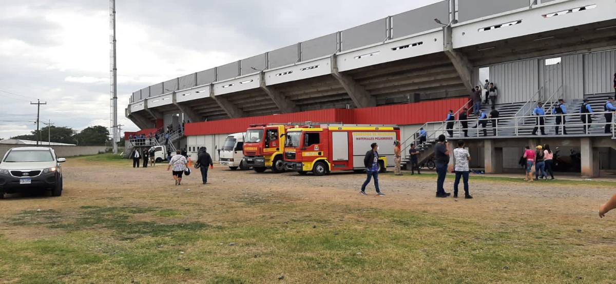 Hermosas mujeres invaden el Carlos Miranda para la gran final Motagua vs. Olimpia