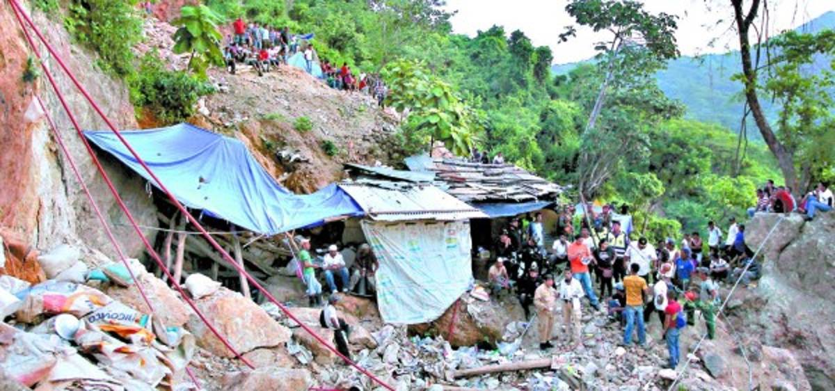 Desalentador pronóstico para mineros soterrados