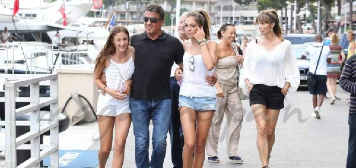 Bellas hijas de Sylvester Stallone roban miradas