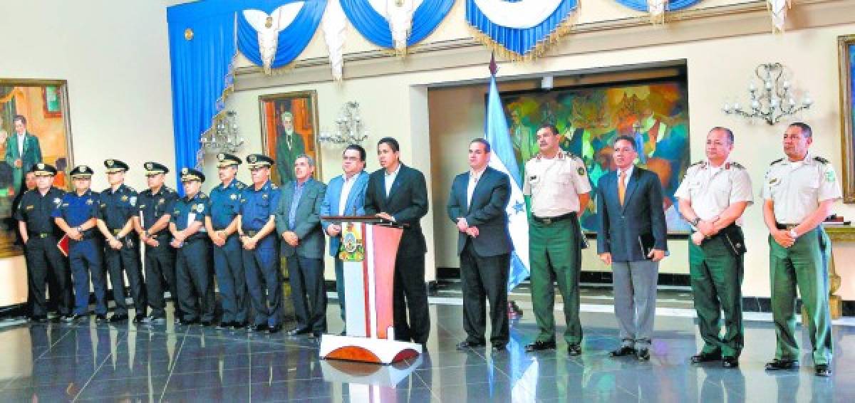 Presidente de Honduras organiza nueva policía