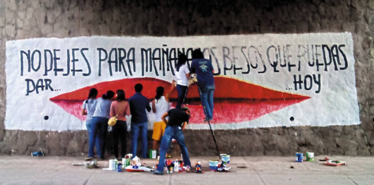 Muros como hojas de poemas