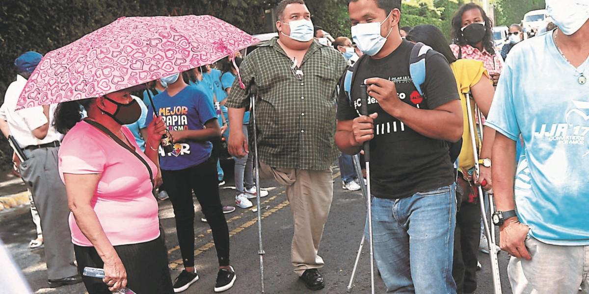 Salud incumple empleo a personas con discapacidad