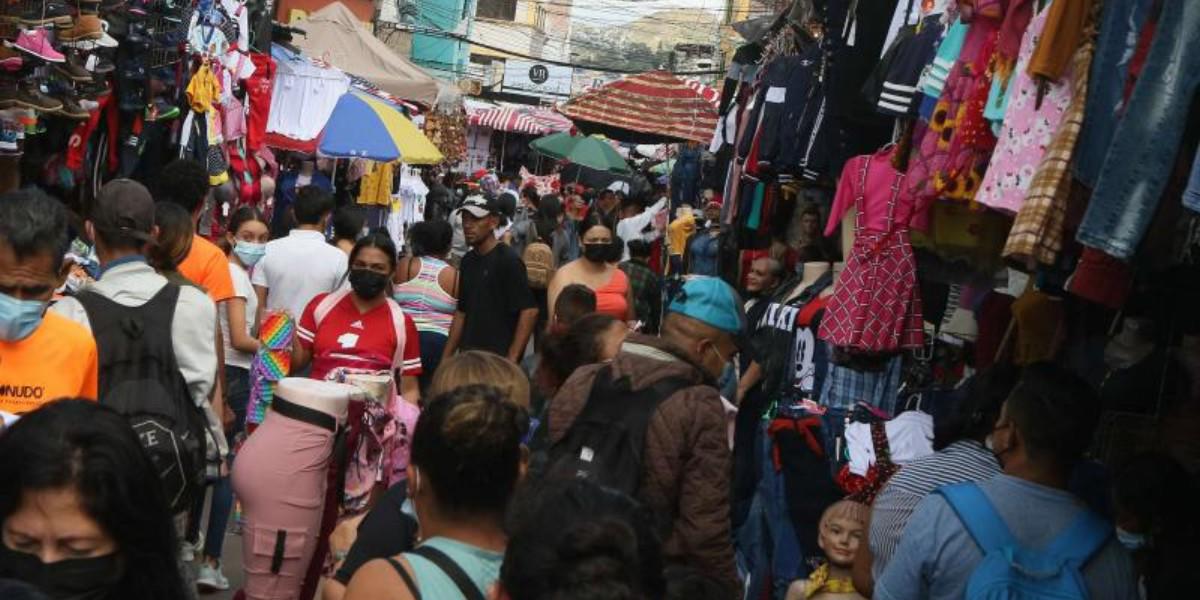 Ladrones están en mercados de la capital; la Policía, ausente