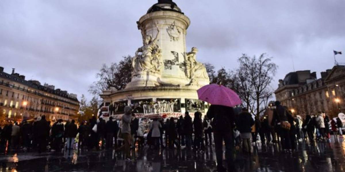 Marchas silenciosas en París, Francia contra sangrientos atentados