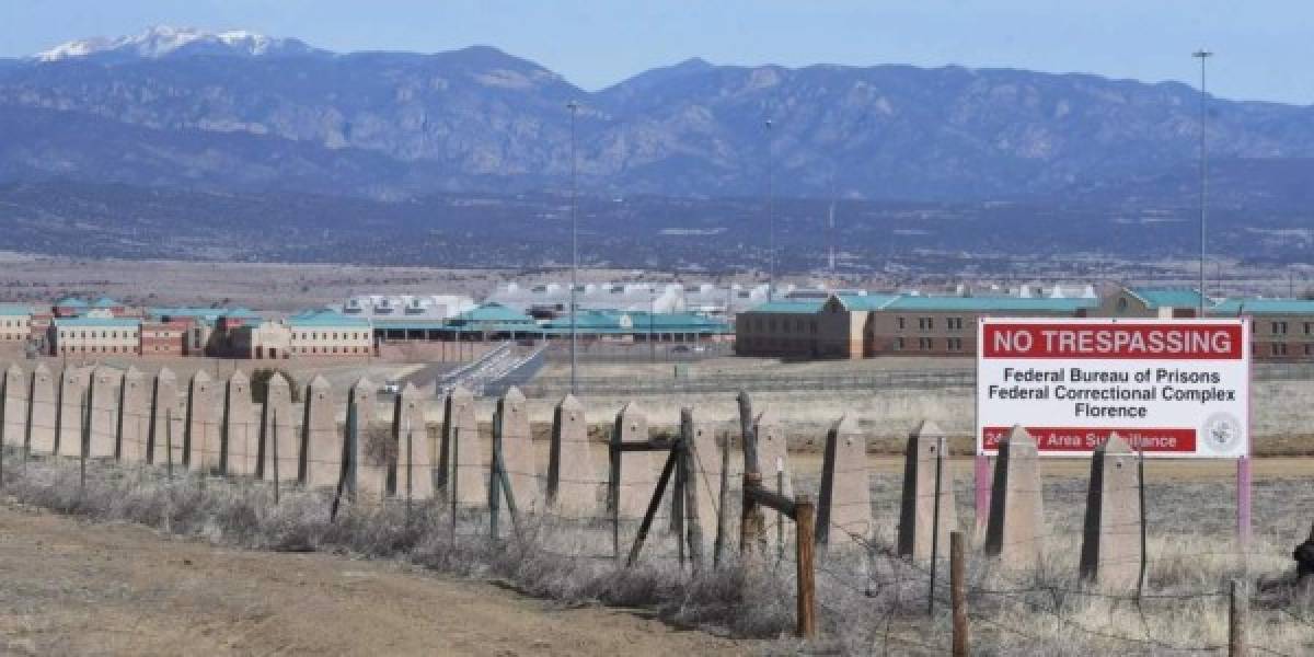 FOTOS: La temida cárcel de máxima seguridad en la que pasará el resto de su vida 'El Chapo' Guzmán