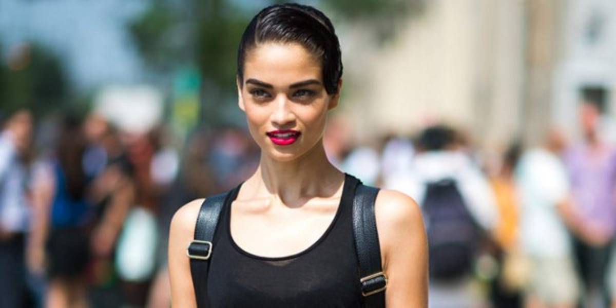 La foto en bikini de Shanina Shaik causa controversia en las redes