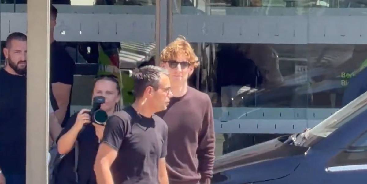 Anthony Gordon es captado en Barcelona y así se dejó querer por los catalanes
