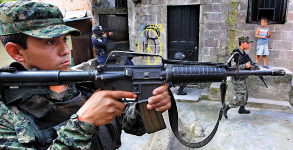 Policías Militar y Comunitaria, objeto de polémica en el CN