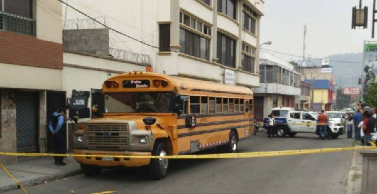 Acribillan a dos jóvenes dentro de bus en en barrio La Bolsa de Comayagüela