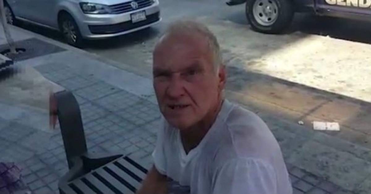 Extraño besa a niñas a cambio de comida y sus padres lo permiten