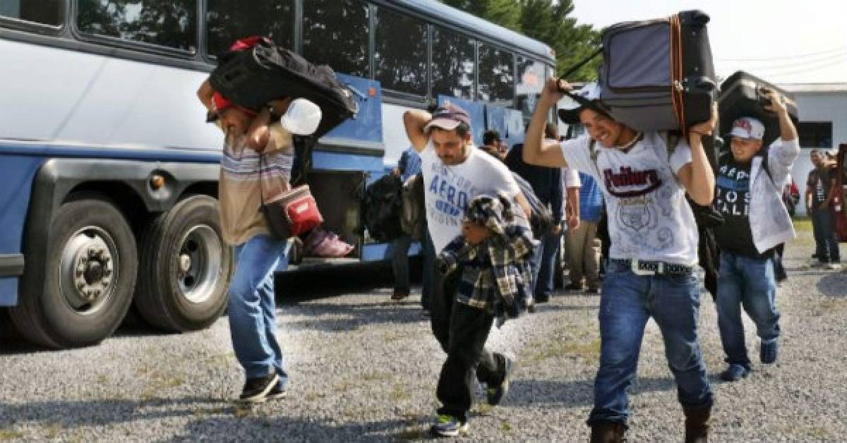 Migrantes mexicanos regresarán en caravana a sus localidades