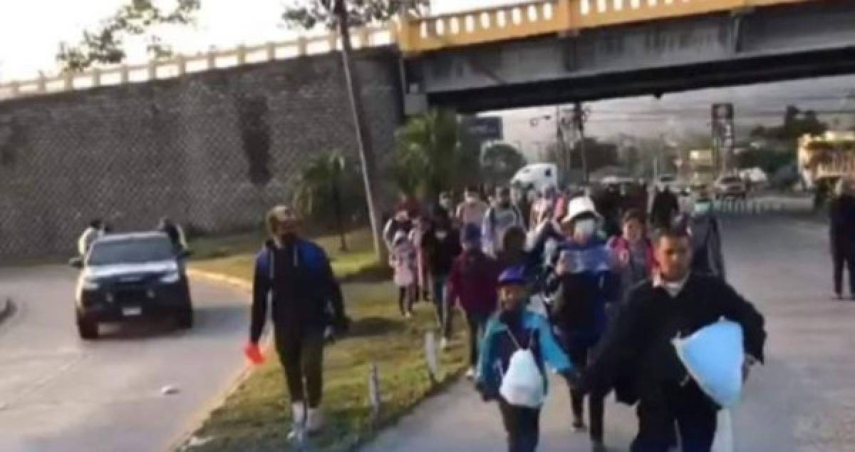 FOTOS: Así avanza caravana de centroamericanos hacia Estados Unidos  