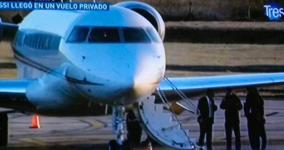 Lionel Messi y Antonella Roccuzzo arriban a Rosario en tiempo de descuento para su boda