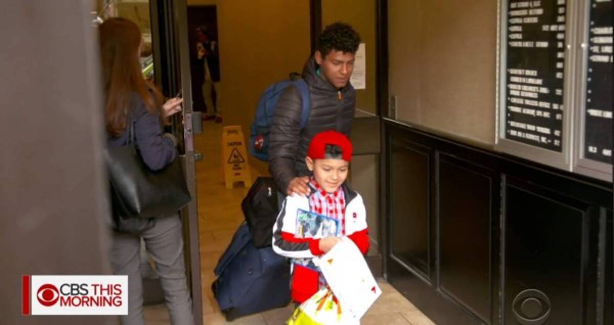 Hermanos hondureños se reúnen seis meses después de haber sido separados en la frontera de EE UU