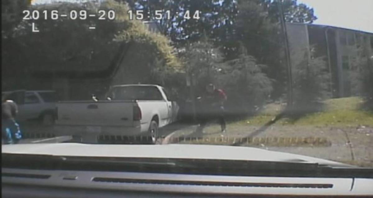 Policía difundió videos de muerte a balazos de afro-estadounidense en Charlotte  