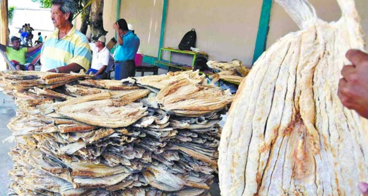 Semana Santa reactiva las ventas de productos alusivos al verano en la capital de Honduras