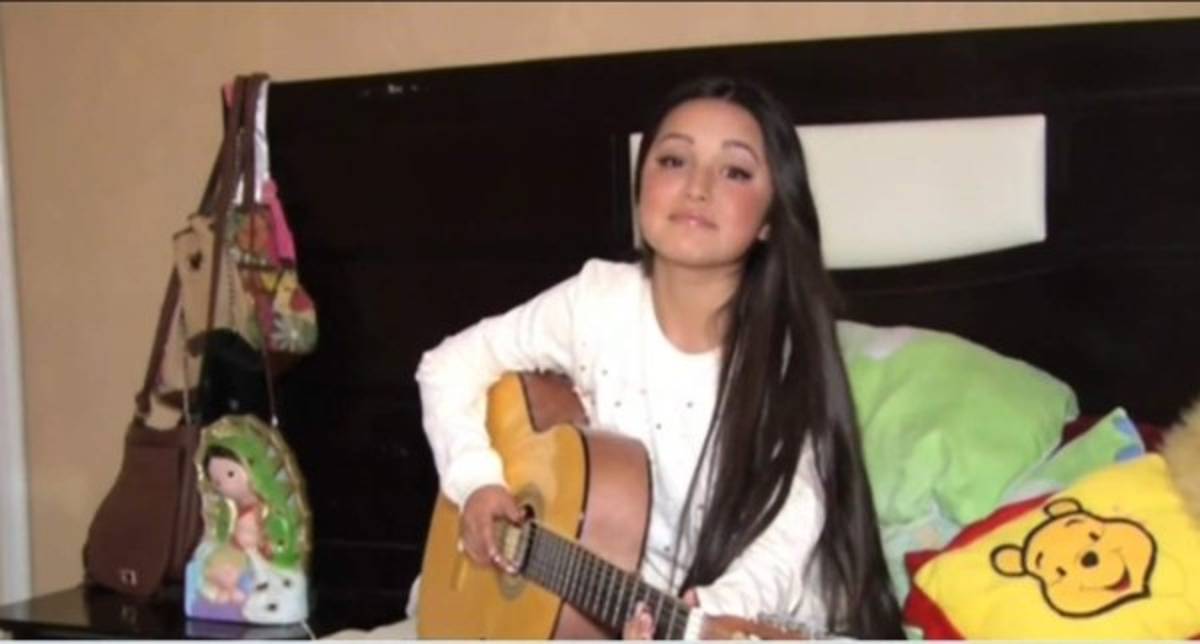 Video: La quinceañera Rubí es asediada por la prensa al llegar a la ciudad de México