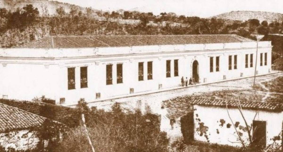 Una de las imágenes más antiguas de la ahora expenitenciaria Central tomada entre 1890 y 1900. (Foto tomada de Skycrapercity)