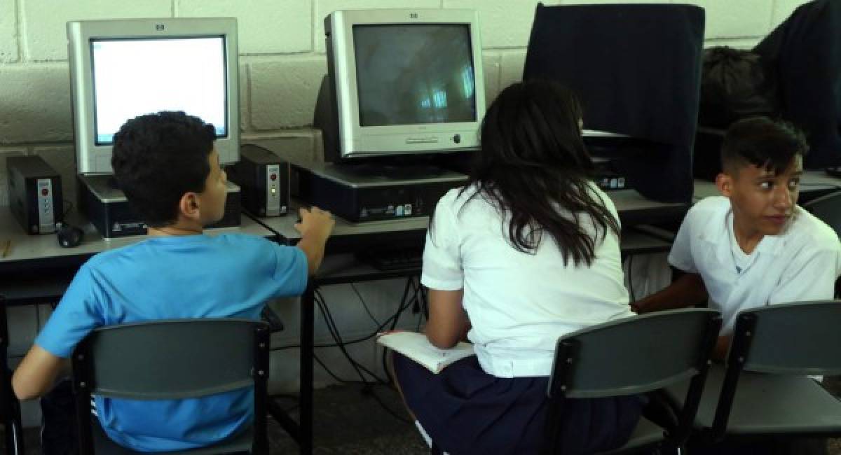 Una computadora por cada 65 alumnos hay en escuelas públicas de Tegucigalpa