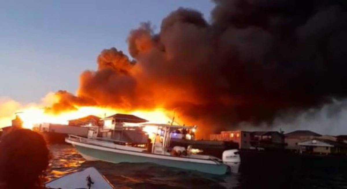 Heridos, daños y rescates aéreos: Las imágenes del trágico incendio en Guanaja  