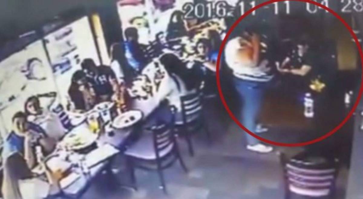 Captan a dos mujeres robando carteras en un restaurante de SPS 