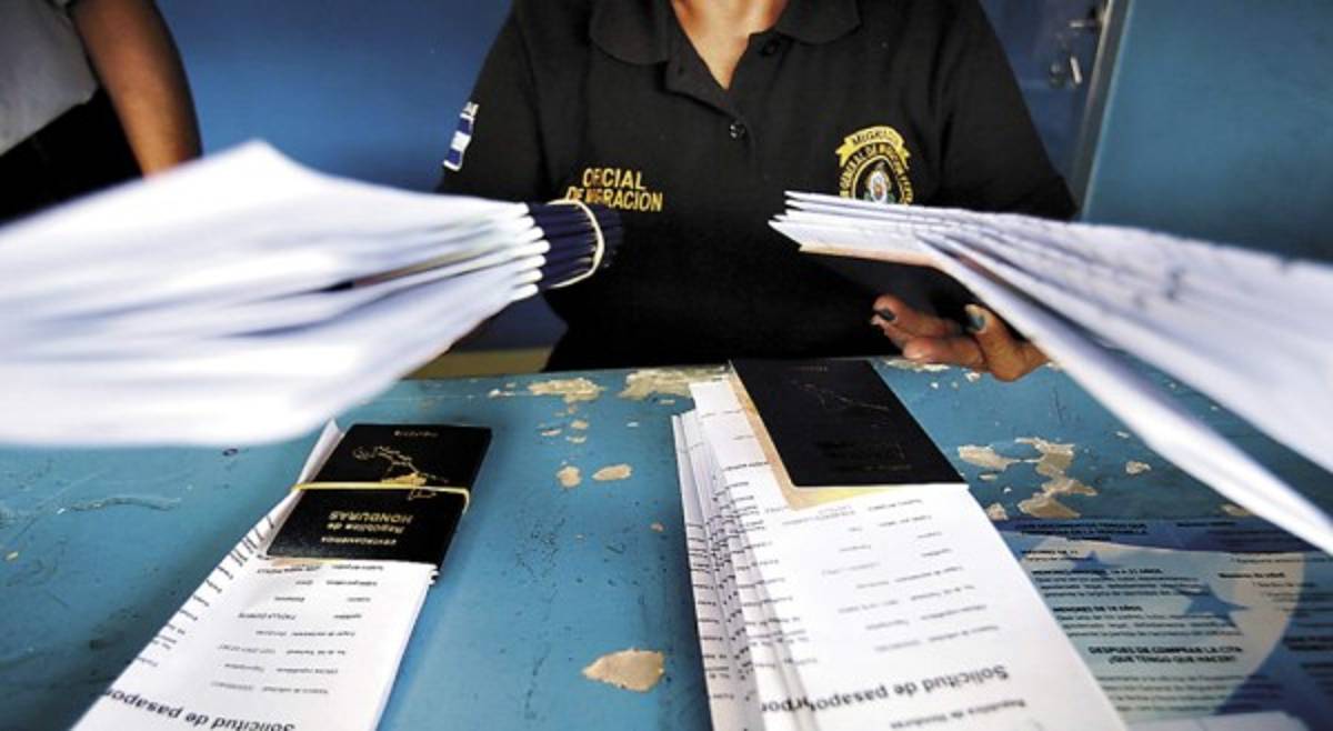 Empleados se coludieron con traficantes de personas